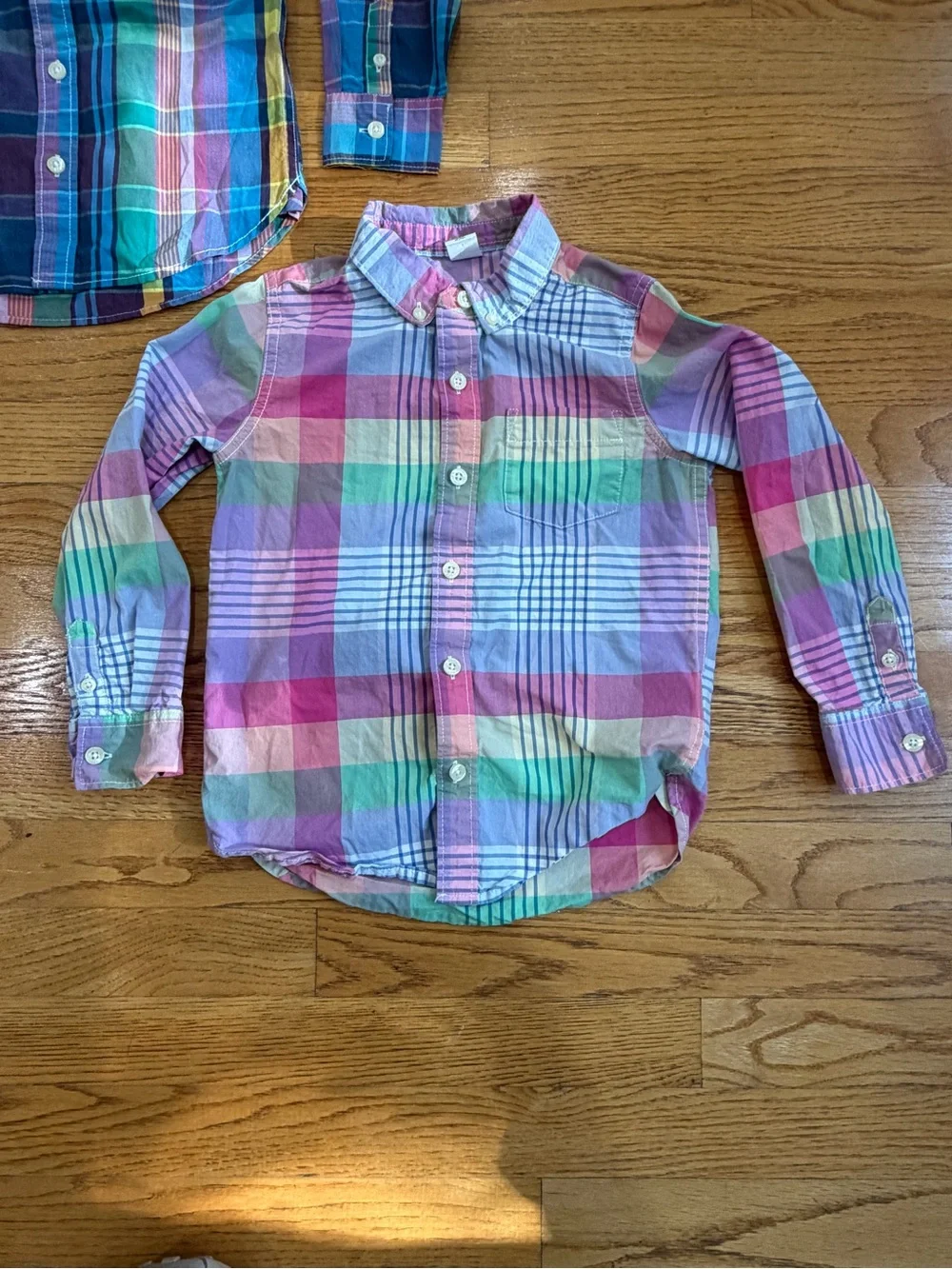 GAP Boys Size 5 Plaid Button-Down Shirts Bundle of 2 Long Sleeve